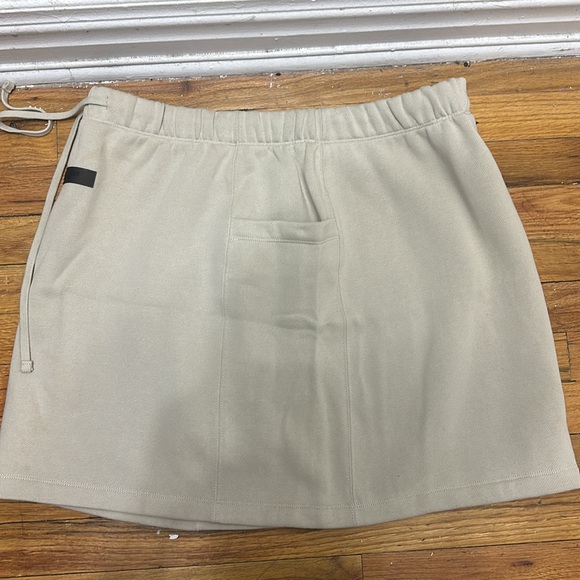 Essentials skirt - Picture 3 of 4